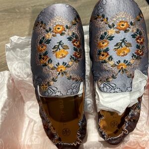 Tory Burch Sea Frost Flower Brocade Smoking Slipper Shoe size 7.5   7 1/2 NWT